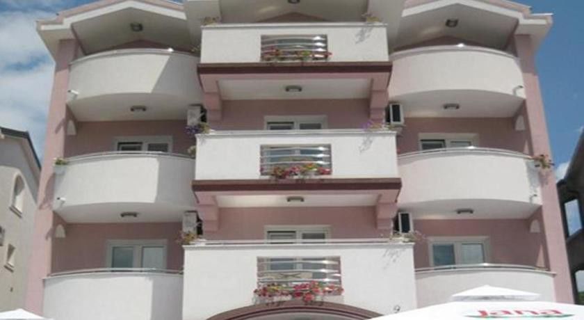 Perper Hotel Донья-Ластва Экстерьер фото