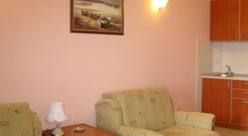 Perper Hotel Донья-Ластва Экстерьер фото