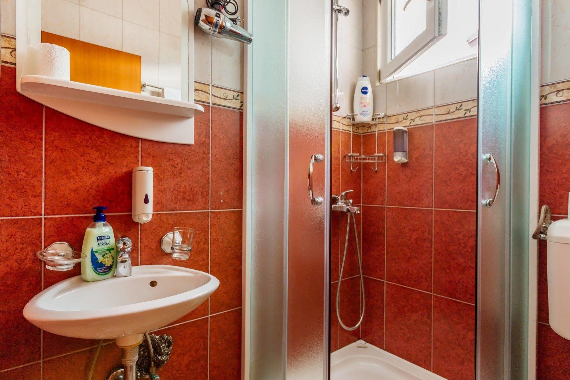 Perper Hotel Донья-Ластва Экстерьер фото